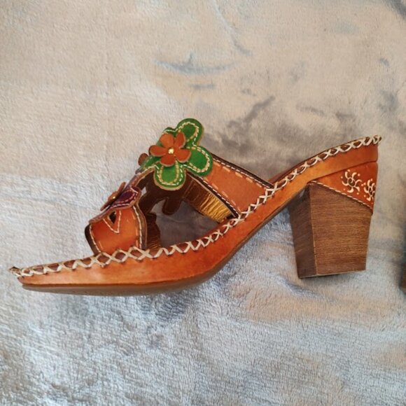 Beautiful L'Artiste Leather Sandals, Size 6 - Picture 6 of 9